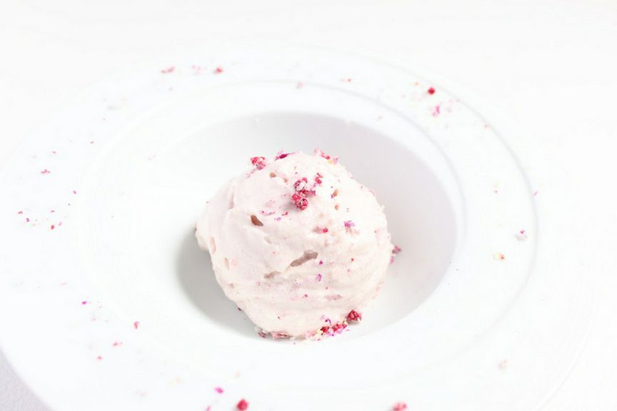 バラの香りとフランボワーズの甘酸っぱさとライチの爽やかな甘味