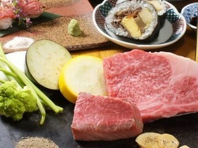 最高級な食べ比べ神戸牛を／特選神戸牛モモ＆ロースステーキ食べ比べコース