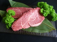 希少価値の高い神戸牛のフィレ肉。その中から厳選したA5等級のフィレ肉だけをお出しいたします。
※【数量限定】