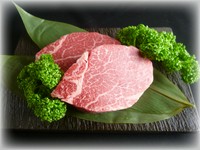 ナッツのような独特の熟成香と神戸牛の旨みがマリアージュした特別なステーキ