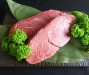 上質な柔らかさの赤身、A5等級フィレ肉をご準備しております。
黒毛和牛フィレステーキ、ポタージュ、サラダ、焼野菜、ライスorパン、コーヒーoｒ紅茶付き。お肉が160ｇの増量コースは14300円！