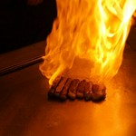 A5ランク神戸牛赤身肉とＡ5ランク黒毛和牛サーロインの2種類のステーキを食べ比べができるコース