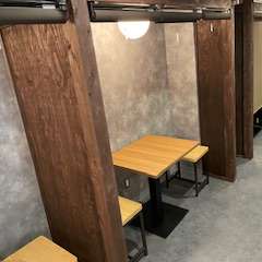 店主厳選の新潟地酒やおいしいワインをゆっくりと堪能