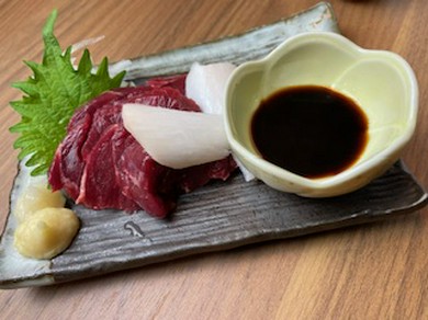 飲み放題は2時間1980円（税込）〜コースと合わせても5000円