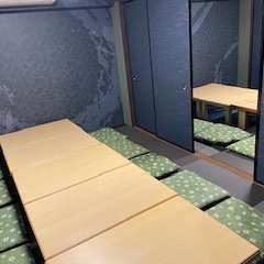席のみご利用のお客様は、週末以外の日～木曜、飲み放題２時間1500円(税別)３名様～週末、祝日前は+300円