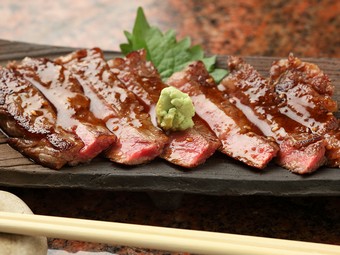 「知多牛」の美味しさを堪能！　『和牛サーロインステーキ』