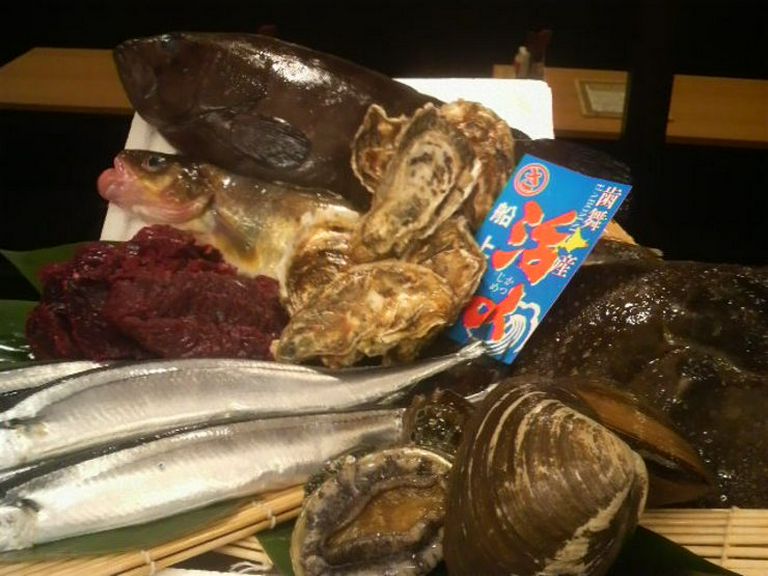 北海道の旬の鮮魚を心ゆくまで堪能できる店です