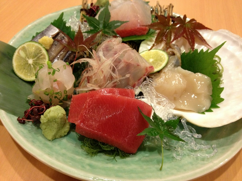 四季折々の旬の鮮魚を楽しむ『本日のお造り5点盛り合わせ』