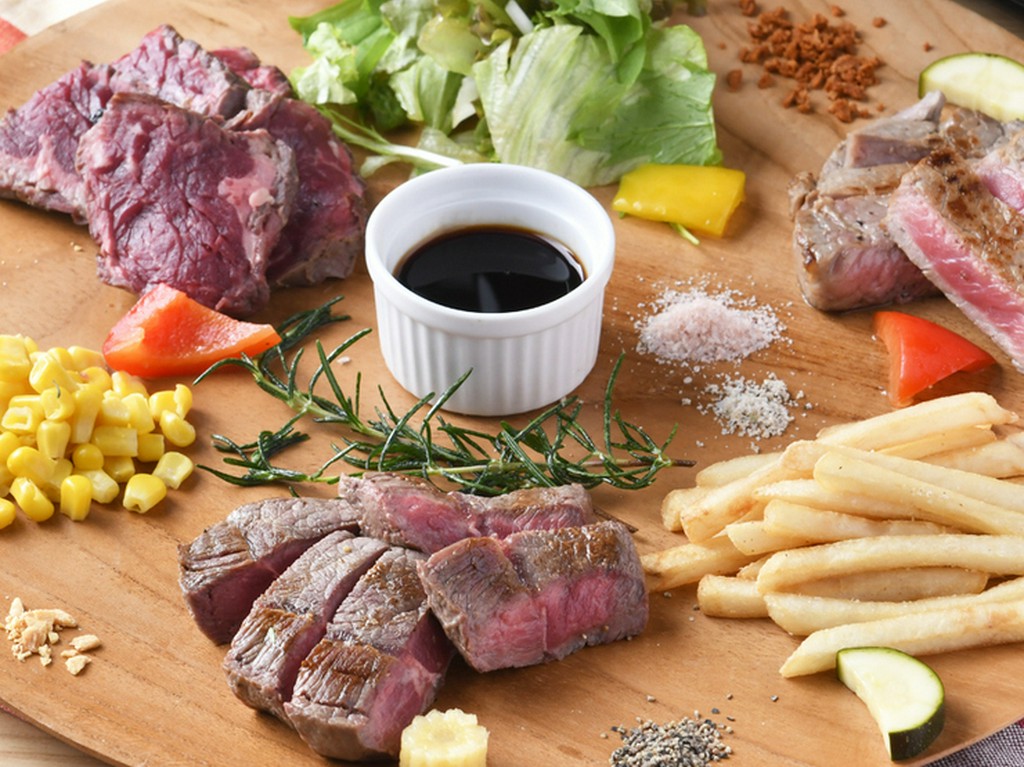 ３種のステーキ盛り合わせ