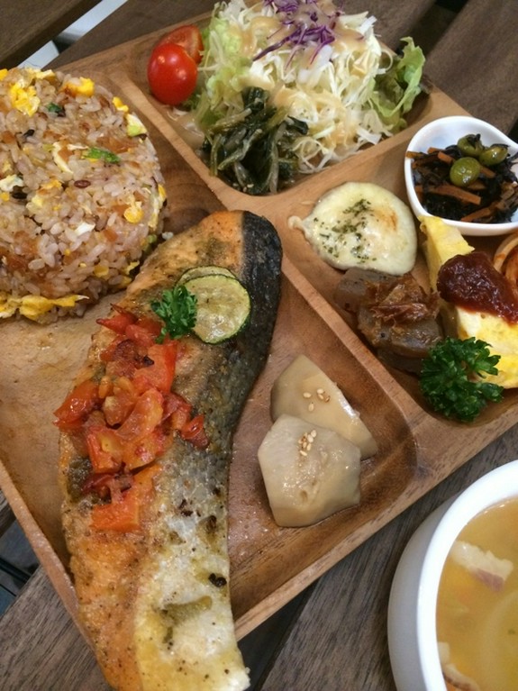 生姜チャーハン＆メインプレート(肉料理か魚料理かをチョイス)