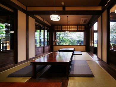 人数に応じた個室をご用意しております。ご宴会広間もございます