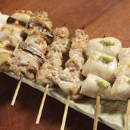 鶏肉は主に愛媛産を使用。ささみは新鮮なので半生状態の焼き加減。わさびを少しつけるのがおすすめ。