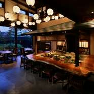 「伊予の小京都」と言われる大洲の空気を感じながらの食事は格別です。