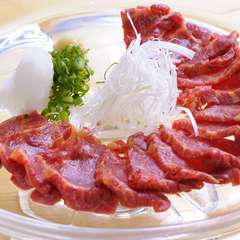 こだわりの宮崎産『天然霜降馬刺』