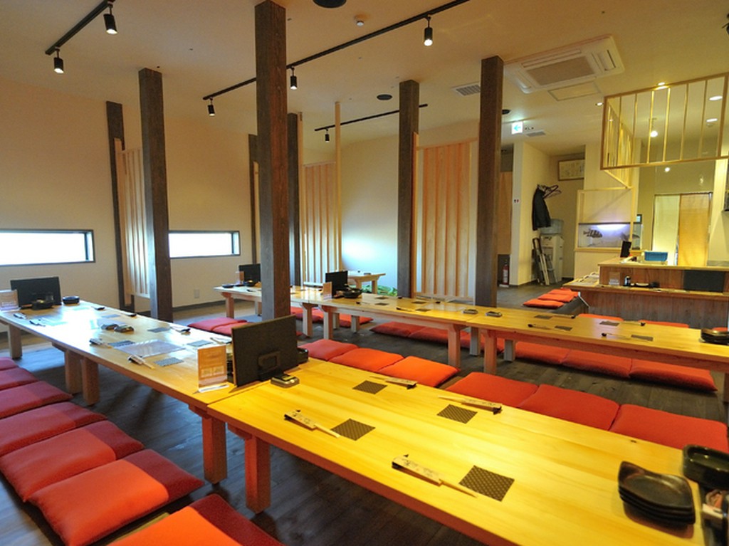 カウンター席とお座敷