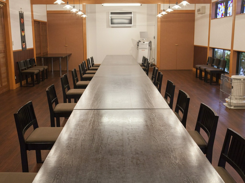 送迎がバスあります。宴会の予約で利用できます