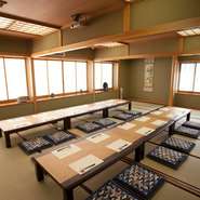 出会いと別れの季節を、彩り豊かな料理と選りすぐりのお酒で華やかに演出しませんか。逸品に舌鼓を打ちながら、新たなご縁を喜び、あるいは惜別の杯を交わす…心に残る特別なひとときが過ごせます。