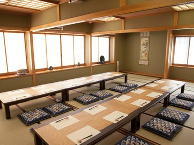 出会いと別れを彩る、逸品料理と銘酒の数々を