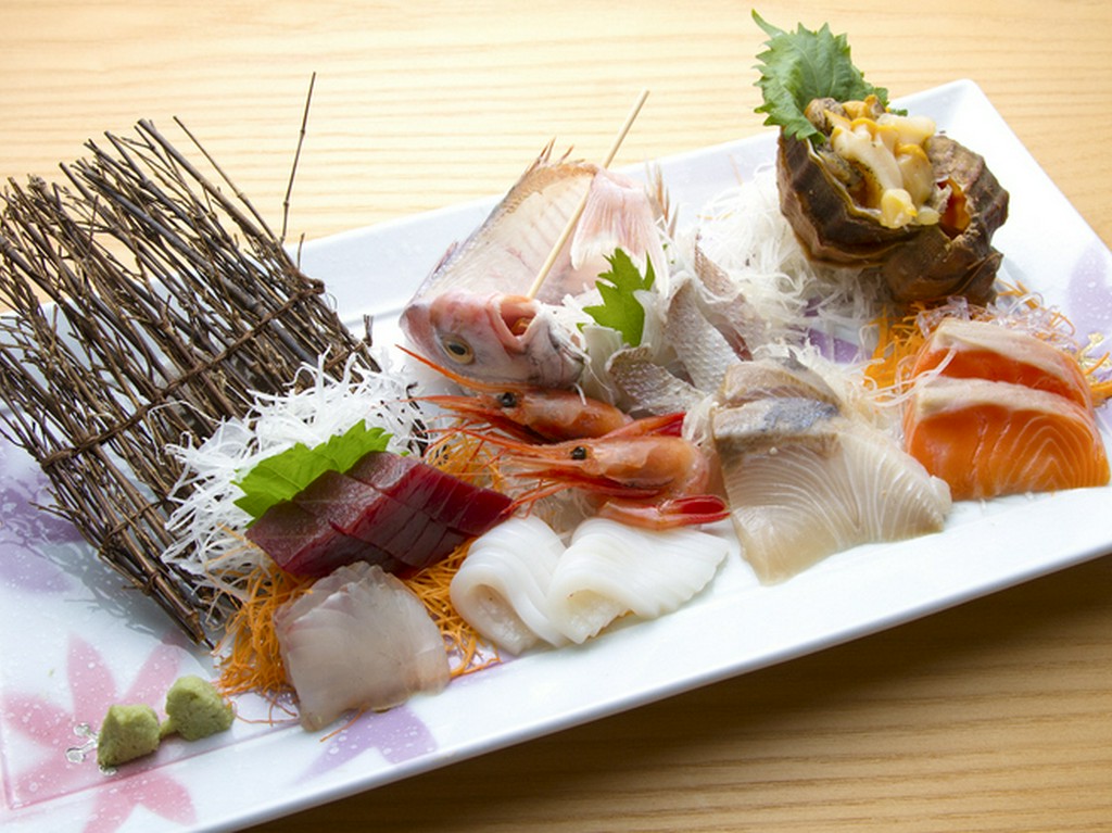 毎朝厳しい目で選び抜かれる、鮮度抜群の魚介