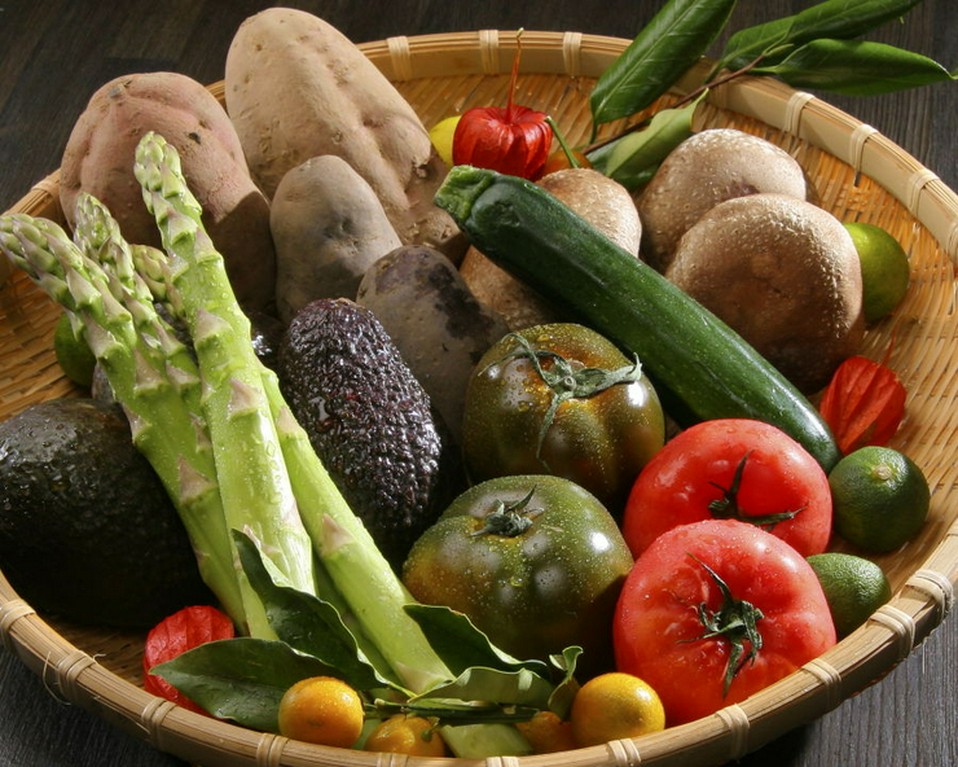厳選された、みずみずしいこだわりの旬野菜もおすすめです