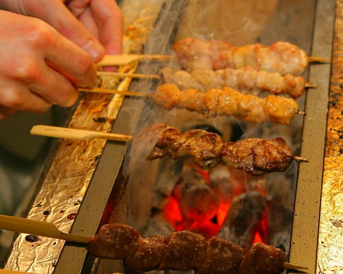 大将が、こころを込めて一本一本焼き上げる『炭火焼』