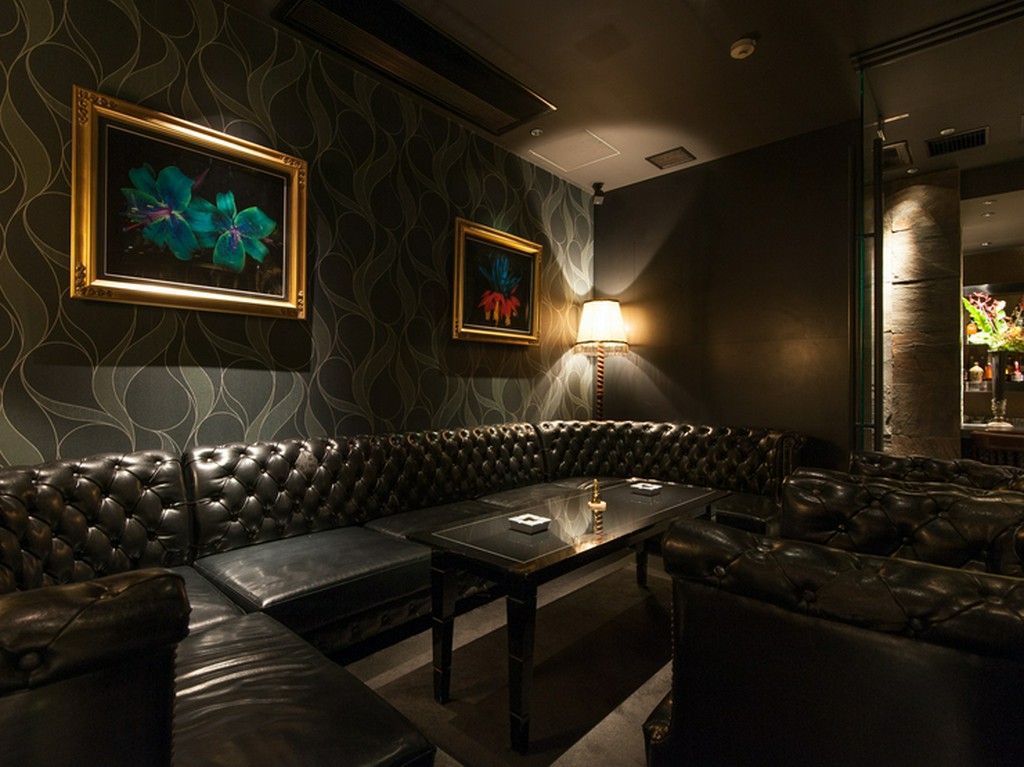 大人の隠れ家な雰囲気!!お食事会に人気の個室ソファ席がおすすめ