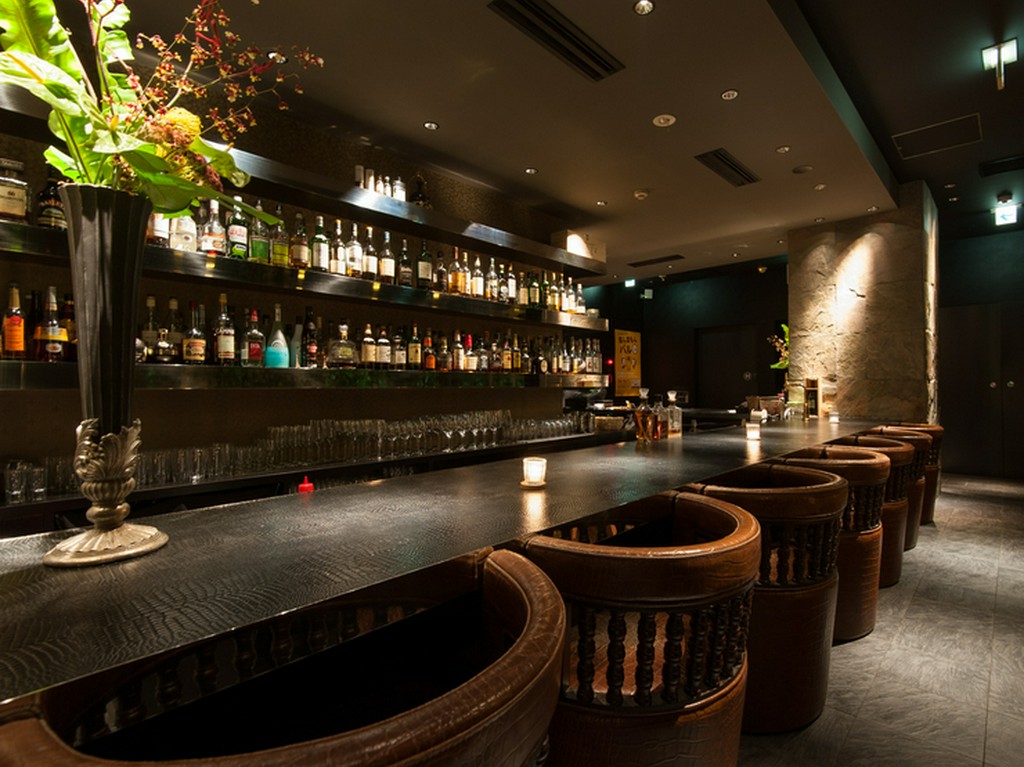 落ち着いた雰囲気のカウンター席もデートやお一人様におすすめ♪