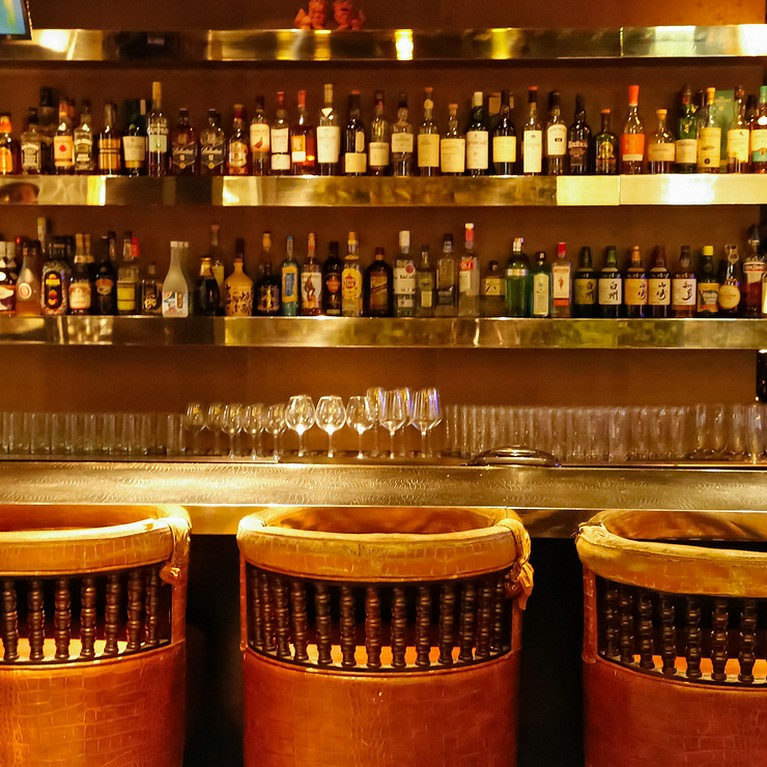 落ち着いた雰囲気のカウンター席もデートやお一人様におすすめ♪