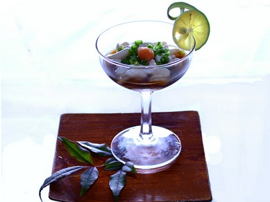 旬の食材を探して綺麗に盛り付けます