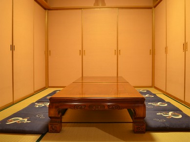 お座敷個室完備。周りを気にせずゆっくりとお楽しみいただけます