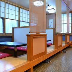 低めに設定されたお座敷は、老若男女みんなに優しい