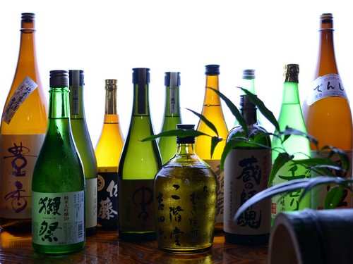 美味しいお酒を飲みながら美味しい料理を召し上がれ