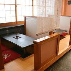 掘りごたつのテーブル席