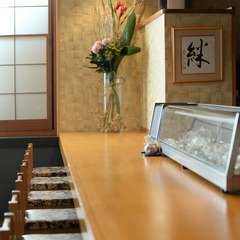 ぜひカウンター席で、美味しい鮨を味わってみてください