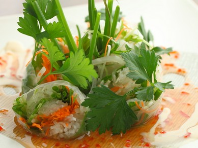 ずわい蟹とシャキシャキ野菜の『ライスペーパーロール』