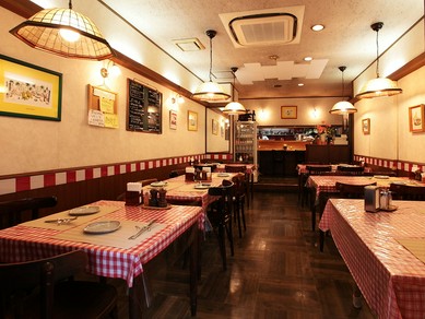 子どもから大人まで幅広いお客様が通う店