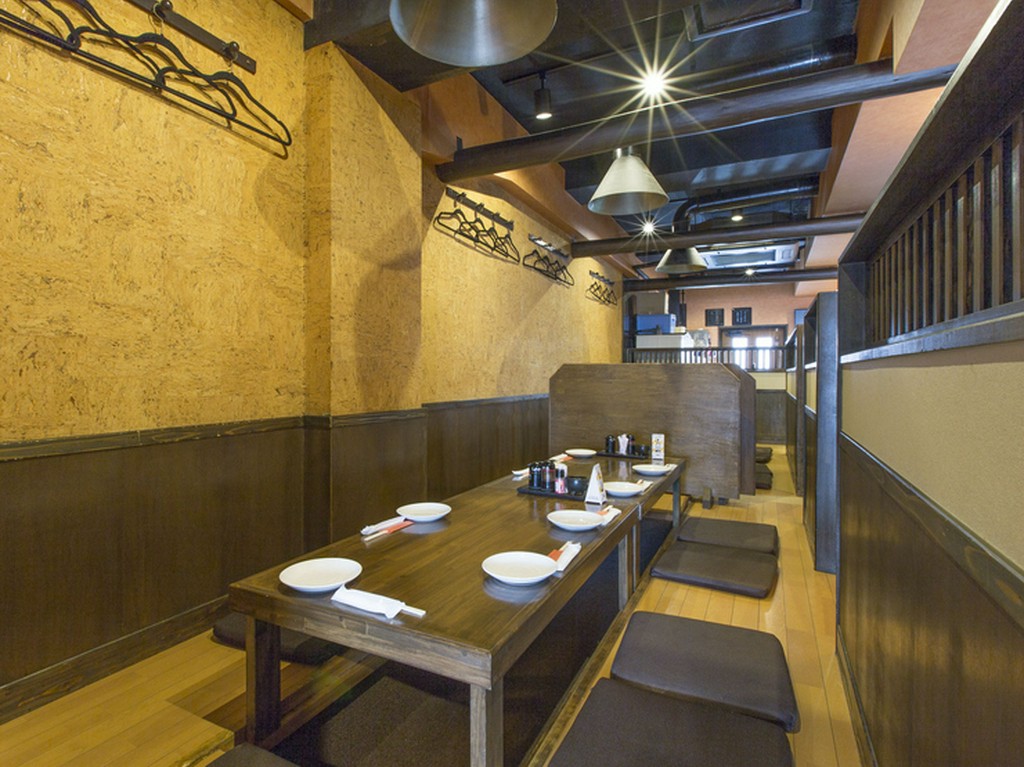 4名様～ゆったりとお寛ぎいただける掘りごたつ席があります