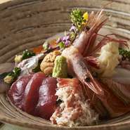 旬の食材とお酒を楽しめる大人の空間は、デートにもおすすめです。