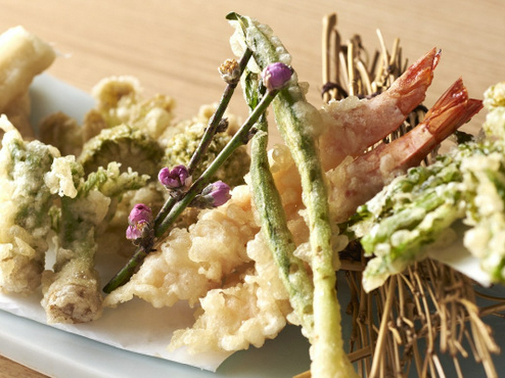ボリューム満点。豊富な料理に目移り注意