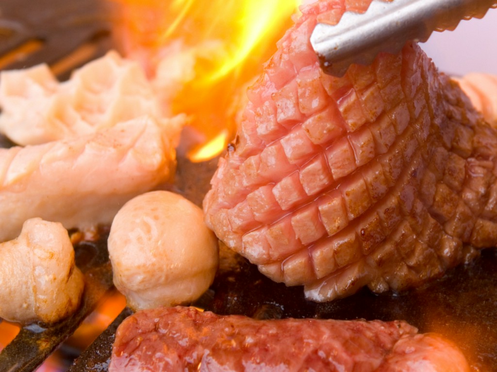 一番人気のヒトサラ限定(飲み放題付)コース6900円→4900円(税別)