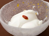 画像は自家製杏仁豆腐です
