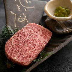[Giải trí thương gia] Kiệt tác bò Wagyu Kuroge [Kiwami] (Thực đơn giới hạn bao gồm thăn và bít tết sườn bò Wagyu Kuroge cao cấp) Đảm bảo phòng riêng