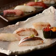 富山湾の朝獲れ魚を握っています『盛り合せ十貫』