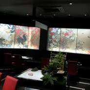 １０名様から２０名様の仕切のある宴会可能。最大３０名様の貸し切り宴会もできます。