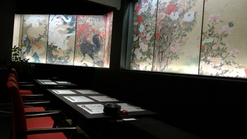 ２階。６名様テーブル席。