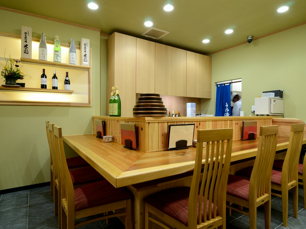 1階にはカウンター席があります