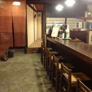 JR高山駅より、賑やかな街を抜けた路地にある【叶家】は、居心地の良い空間に改築した歴史ある古民家で、ゆったりと日本料理を堪能できるお店。