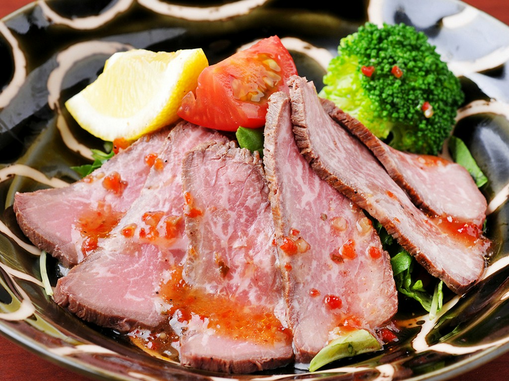 やわらかな肉の旨みを堪能できる逸品『ローストビーフ』