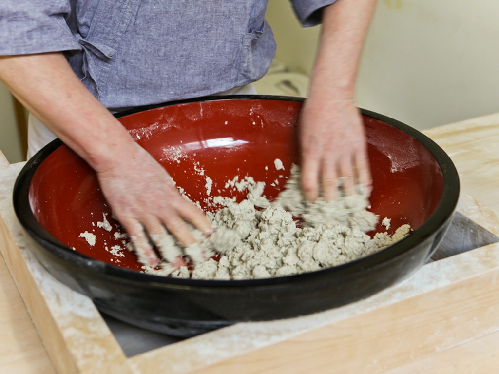 挽きたて、打ちたて、茹でたてにこだわる