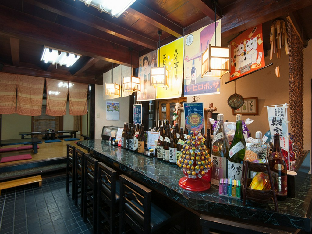 レトロな雰囲気の店内で和みのひとときをどうぞ